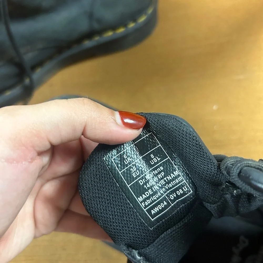 Dr. Marten 1460 Fleece Lined Wintergrip Black Leather Lace Up Boots 8 women’s - Picture 3 of 11